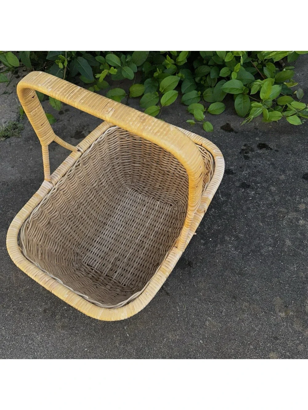 Vintage Wicker Market Basket Tote Handle Picnic Storage Farmhouse Decor 16” Tall
